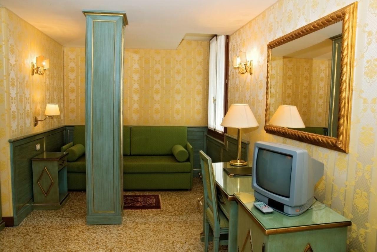ヴェネツィア ロカンダ ラ コルテ Bed & Breakfast 部屋 写真